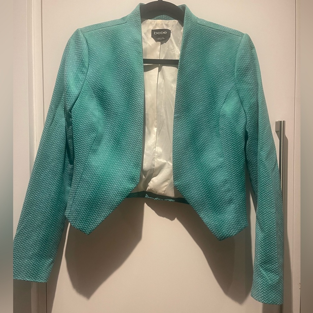 Bebe kimono tuxedo cropped jacket with pattern